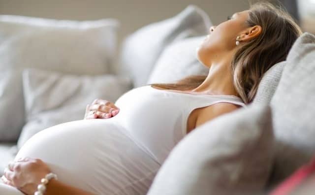 découvrez les significations et interprétations du rêve de femme enceinte en islam, un symbole riche en messages spirituels et personnels.