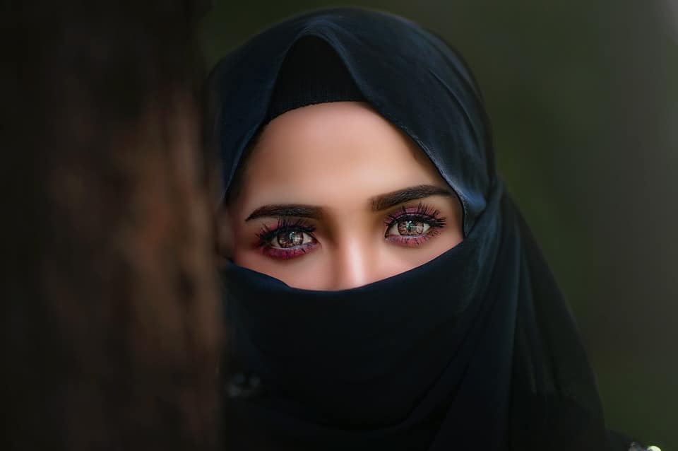 découvrez la signification du rêve de vol en islam et interprétez les symboles associés selon les principes et enseignements islamiques.