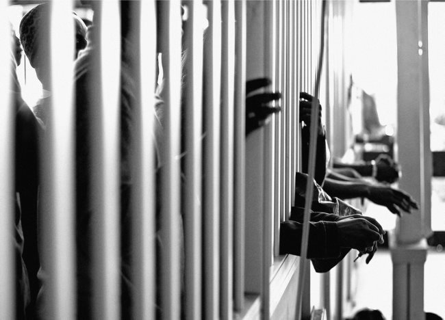 découvrez la signification et les symboles de rêver de prison en islam, une interprétation riche en enseignements spirituels et personnels.