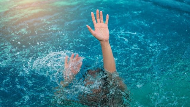 découvrez la signification de rêver de noyade selon l'interprétation islamique et ce que ces rêves révèlent sur votre vie spirituelle et émotionnelle.